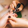 Gelinho com manicure
